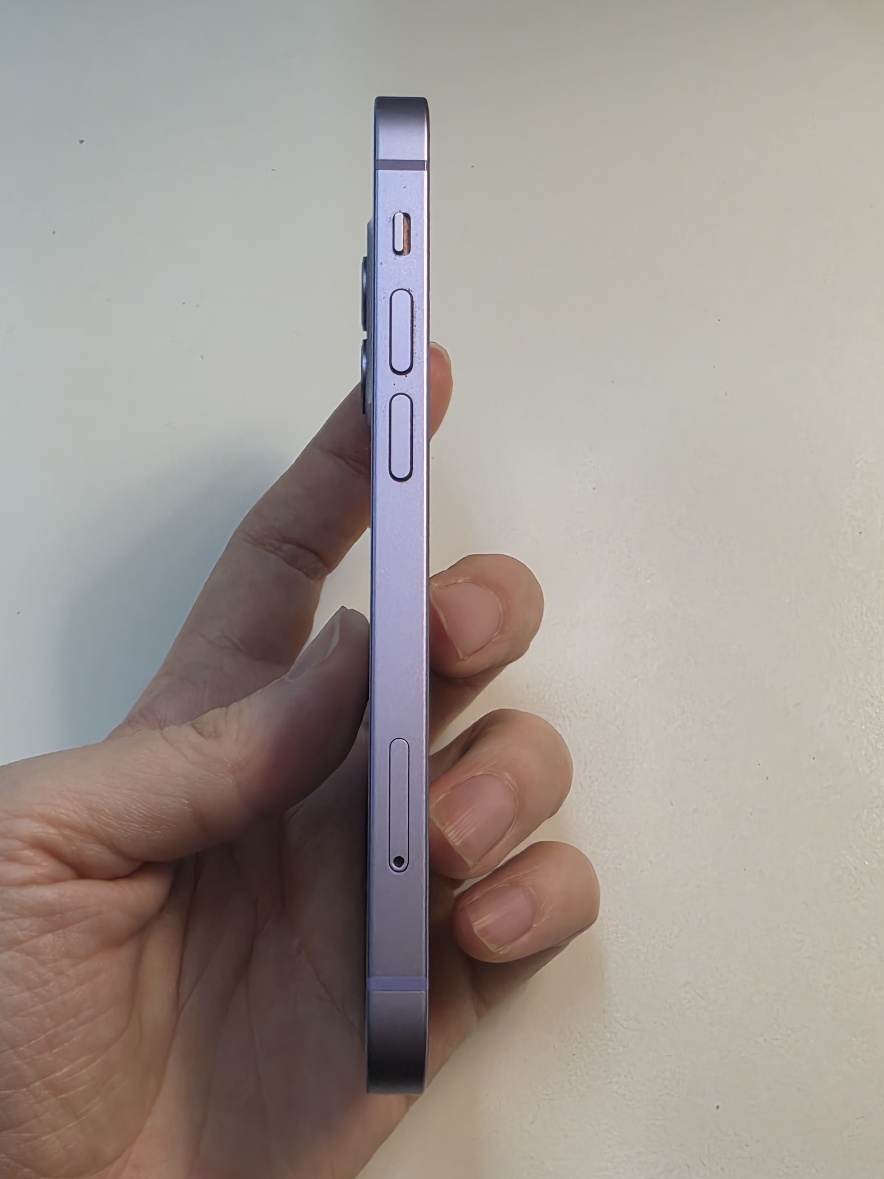iPhone 13 TE-19