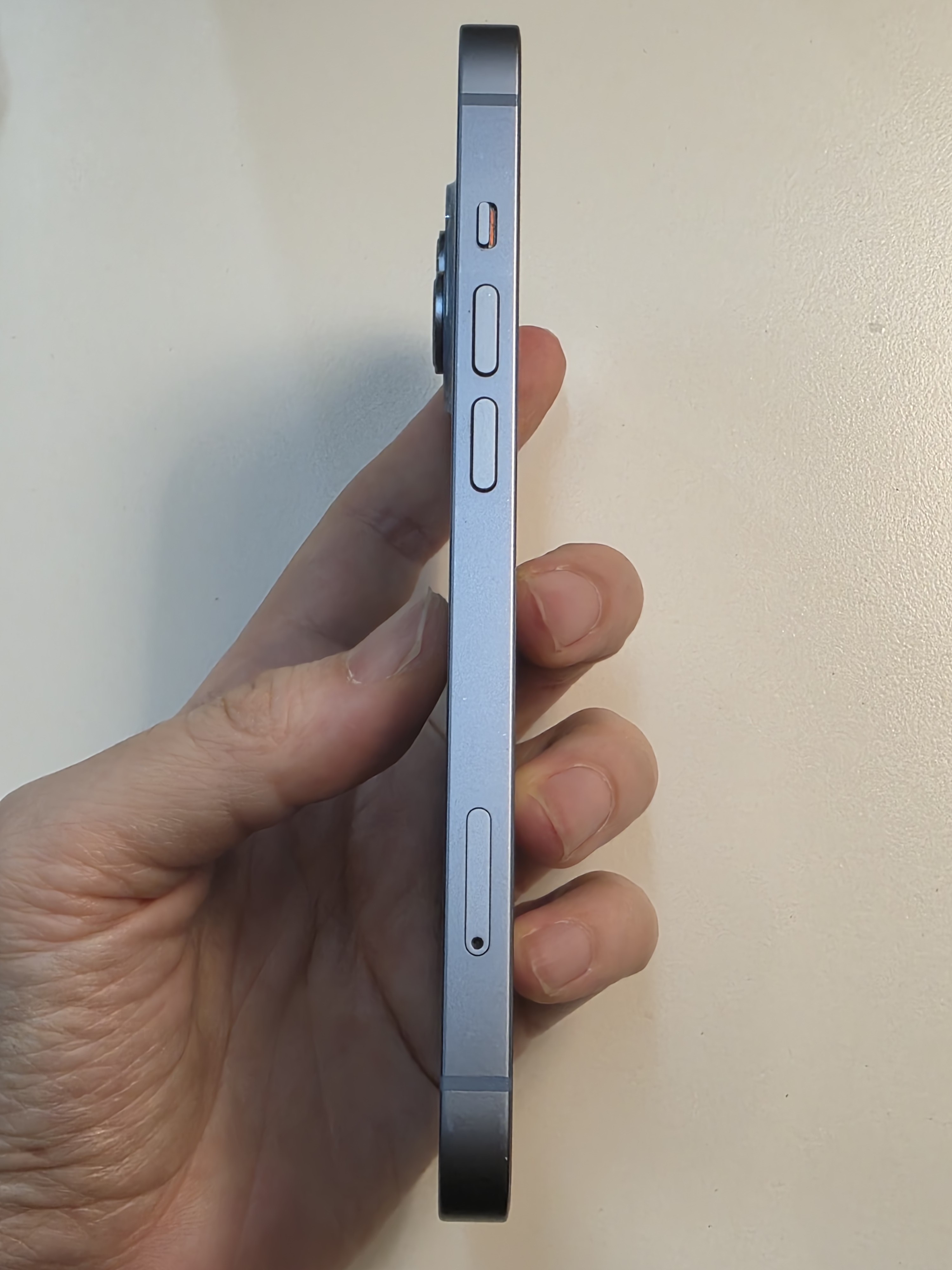 iPhone 14 TE-23